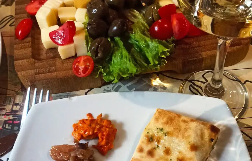 Kotor Walking Tour with Food and Wine tasting
