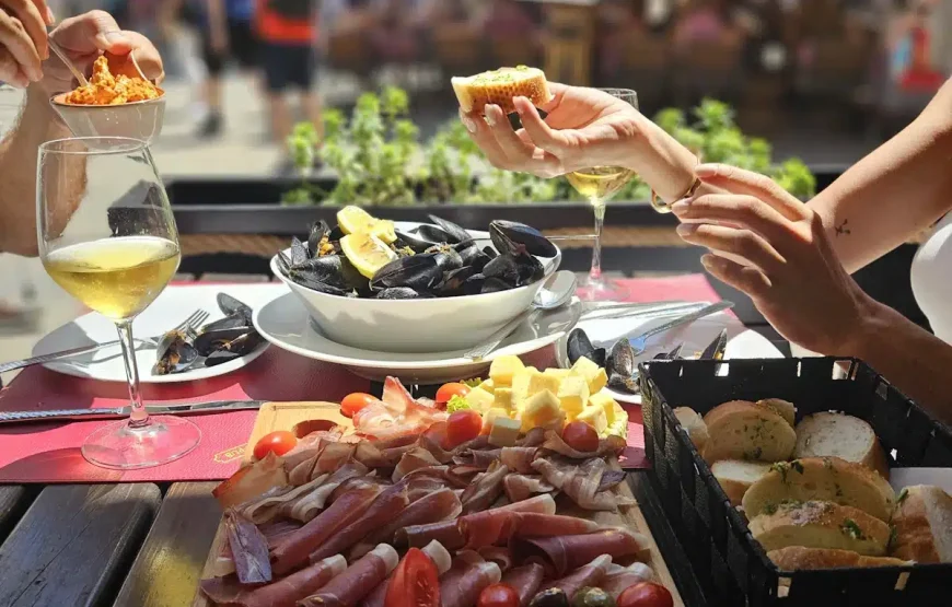 Kotor Walking Tour with Food and Wine tasting