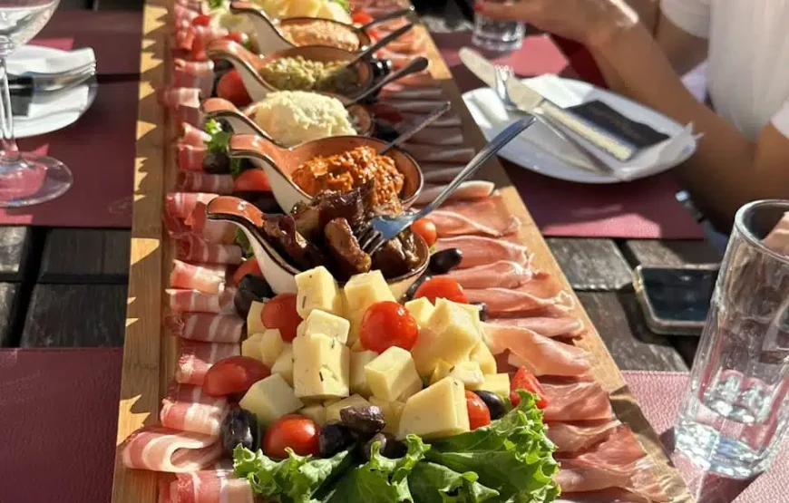 Kotor Walking Tour with Food and Wine tasting